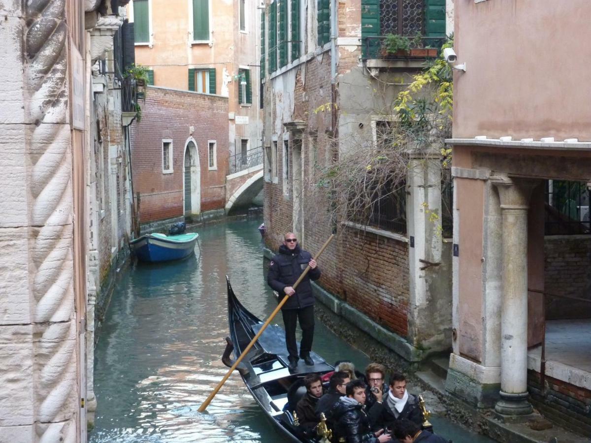 Appartamento Alla Fenice Венеция Екстериор снимка